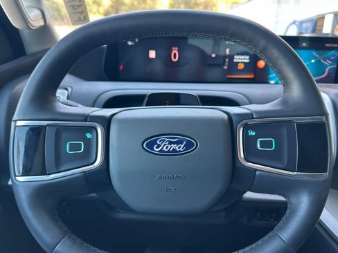 Certified 2025 Ford Expedition Active AWD/4WD image 28