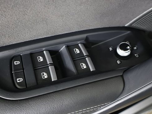 Used 2023 Audi SQ5 Premium Plus w/ Premium Plus Package image 41