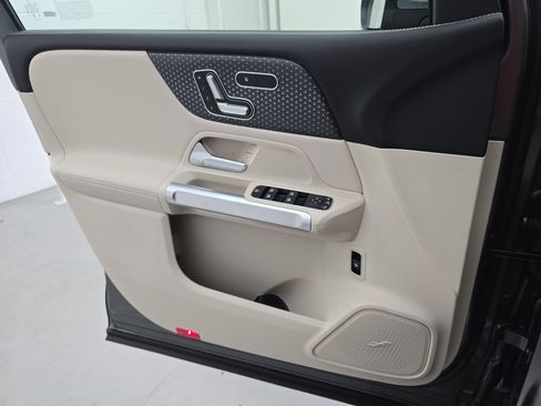 New 2026 Mercedes-Benz GLB 250 image 27