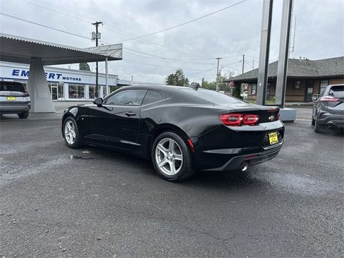 Used 2021 Chevrolet Camaro LT image 3