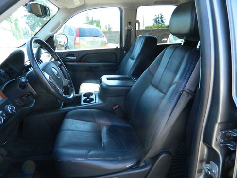 Used 2008 GMC Yukon SLT w/ SLT Preferred Equipment Group AWD/4WD image 12