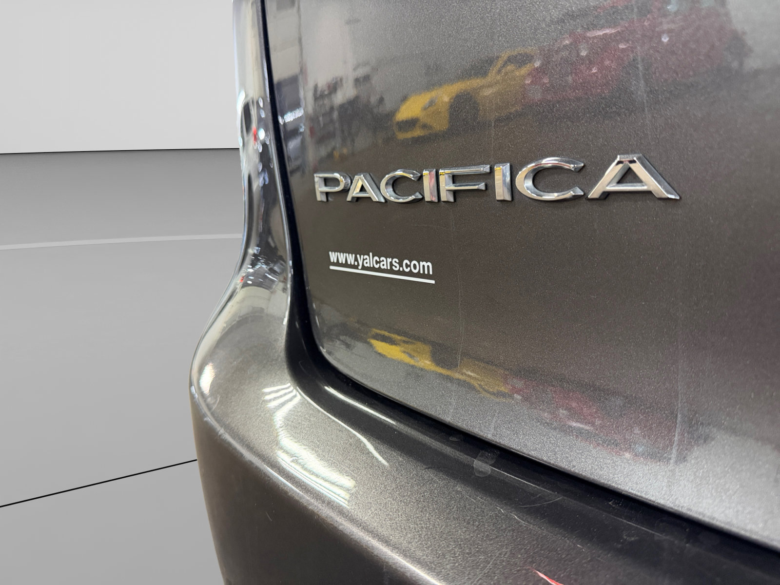 Used 2022 Chrysler Pacifica Touring-L FWD image 43