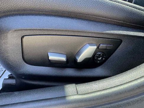 Used 2019 BMW 530i RWD image 25