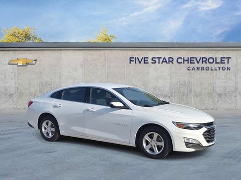 Used 2024 Chevrolet Malibu LT FWD image 2