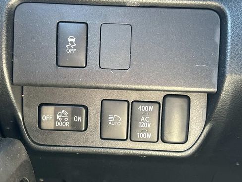 Used 2023 Toyota Tacoma TRD Sport w/ Technology Package AWD/4WD image 18
