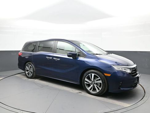 Certified 2023 Honda Odyssey Touring image 4