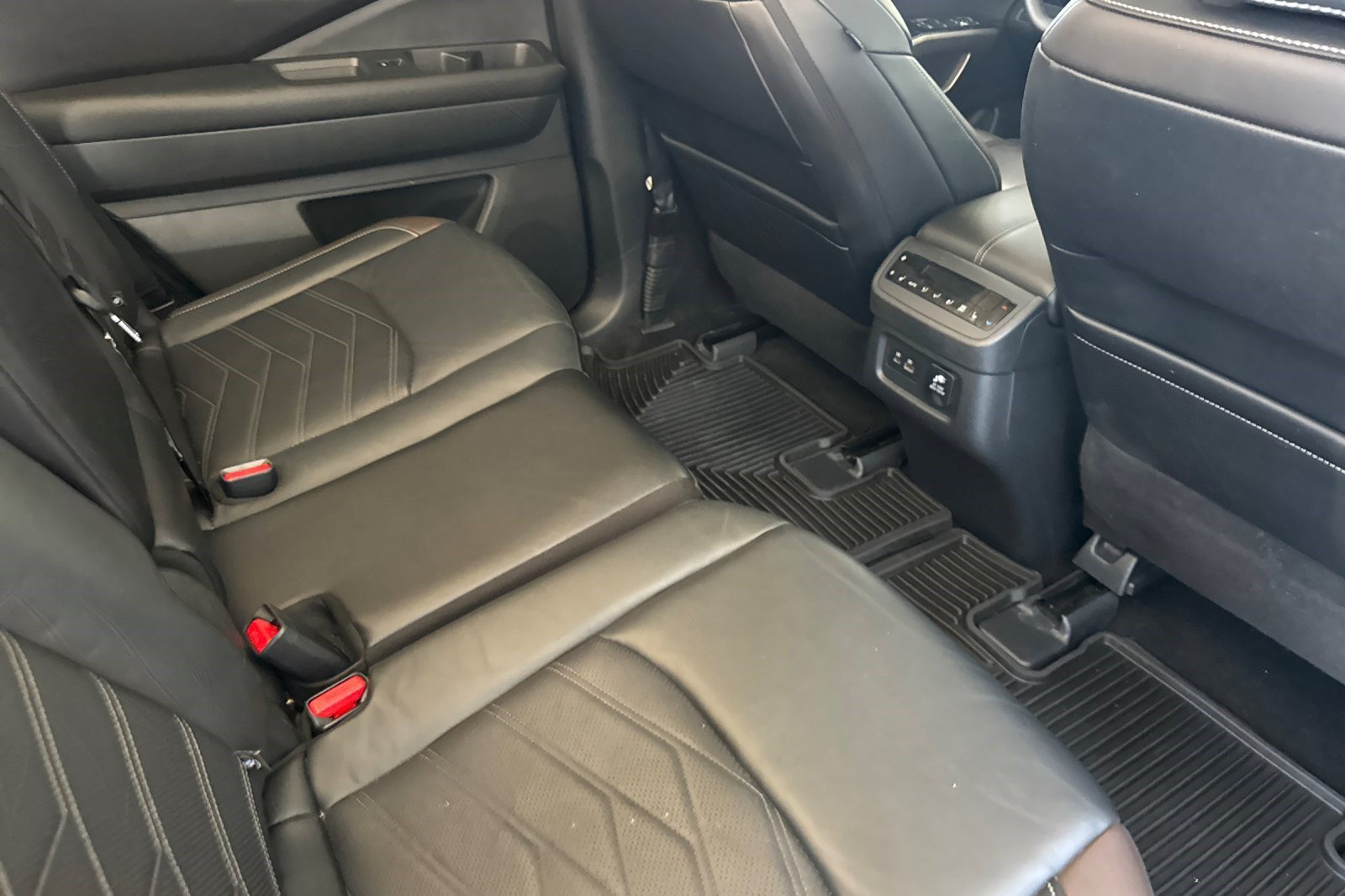 Used 2024 Nissan Pathfinder Platinum w/ Cargo Package AWD/4WD image 33