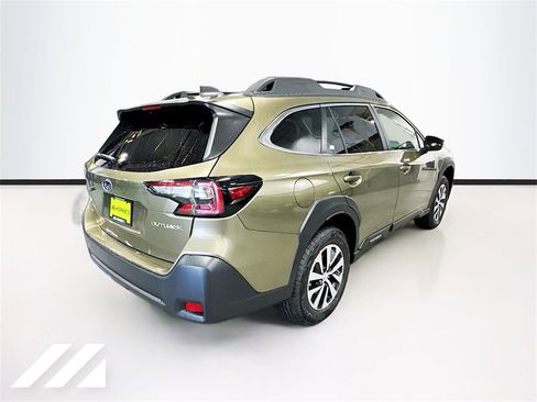 Certified 2025 Subaru Outback Premium image 5