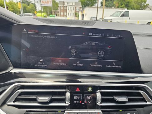 Used 2021 BMW X6 xDrive40i AWD/4WD image 49