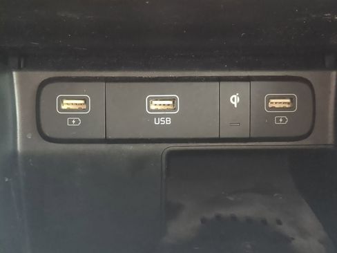 Used 2023 Kia Sorento EX image 22