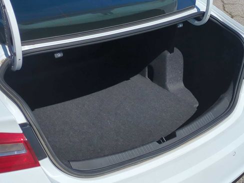 Used 2024 Chevrolet Malibu LT image 27