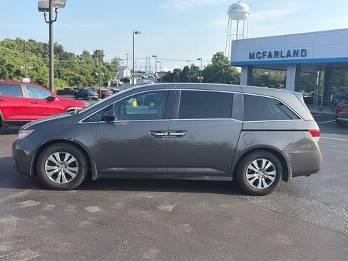 Used 2016 Honda Odyssey SE image 2