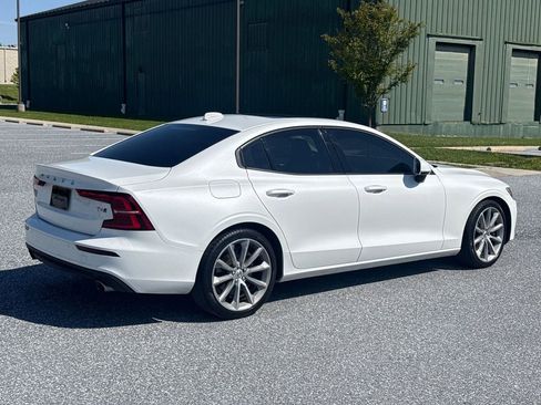 Used 2021 Volvo S60 T6 Momentum w/ Premium Package AWD/4WD image 7