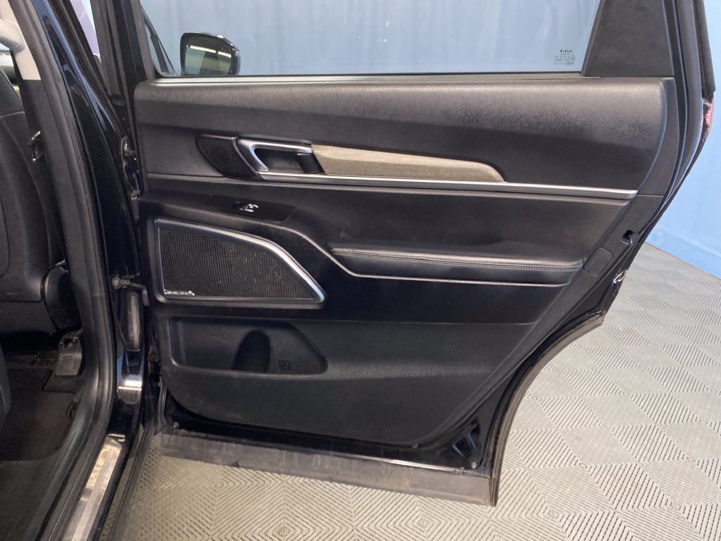 Used 2022 Kia Telluride SX w/ Nightfall Edition Package AWD/4WD image 38