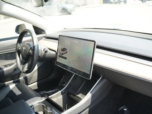 Used 2018 Tesla Model 3 Long Range AWD/4WD image 14