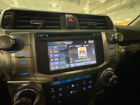 Used 2017 Toyota 4Runner Limited w/ Four Season Floor Mat Package AWD/4WD image 20