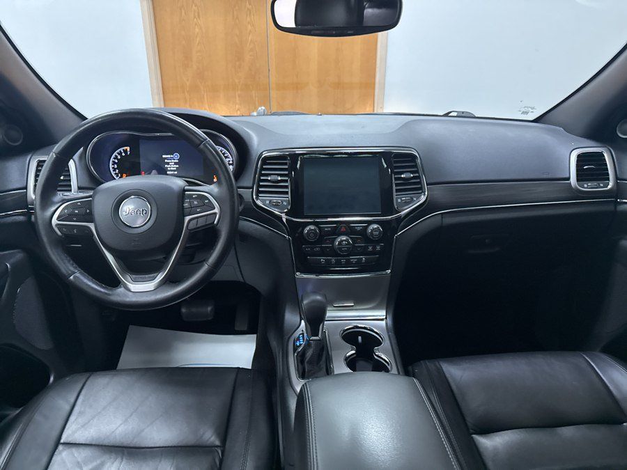 Used 2018 Jeep Grand Cherokee Laredo AWD/4WD image 8