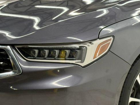 Used 2018 Acura TLX w/ Technology Package FWD image 4