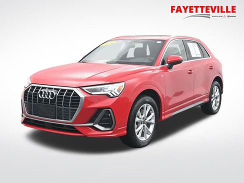 Used 2024 Audi Q3 2.0T Premium image 1