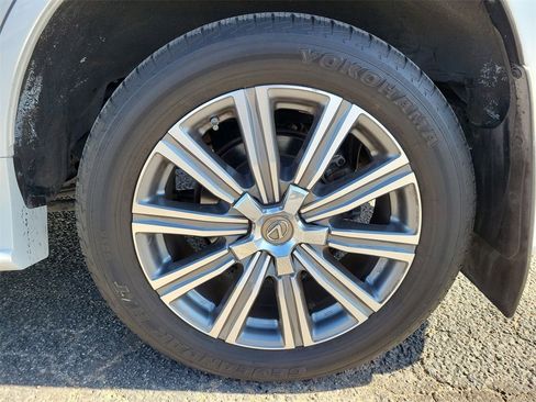 Used 2016 Lexus LX 570 4WD w/ Luxury Package image 11