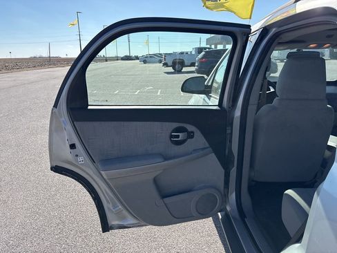 Used 2006 Chevrolet Equinox LS image 18