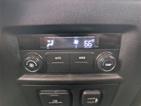 Used 2021 Chevrolet Traverse RS FWD image 34
