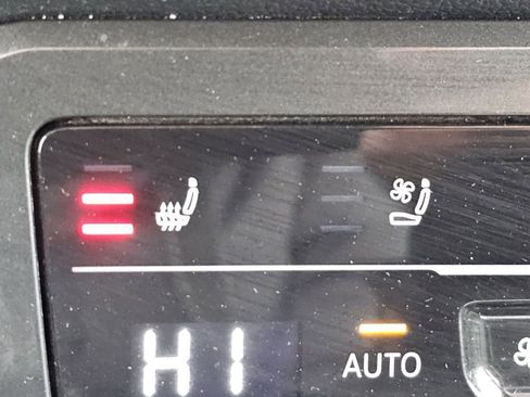 Used 2022 Volkswagen Tiguan SEL R-Line image 15