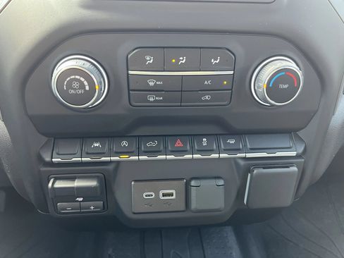 Used 2023 Chevrolet Silverado 1500 Custom w/ 2.7L Blackout Package RWD image 33