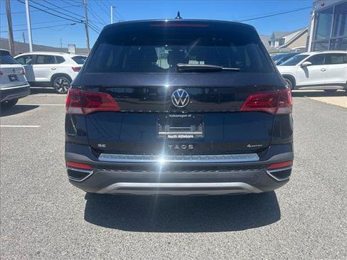 Certified 2023 Volkswagen Taos SE w/ Panoramic Sunroof Package AWD/4WD image 6