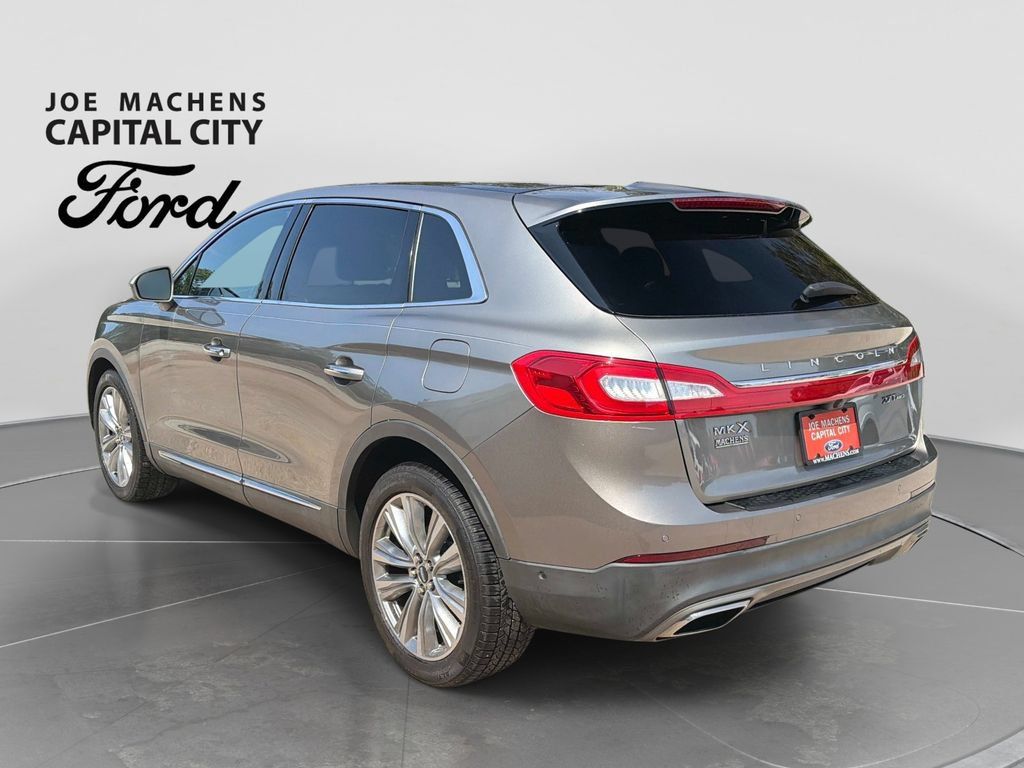 Used 2017 Lincoln MKX Reserve AWD/4WD image 7