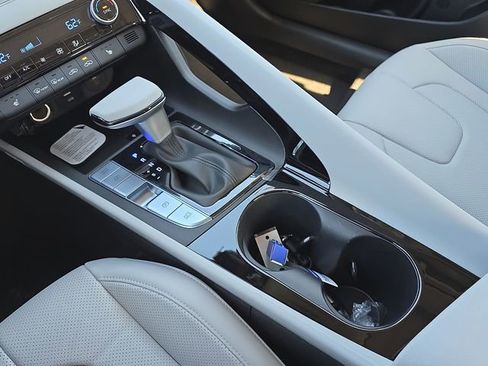 New 2026 Hyundai Elantra Limited FWD image 34