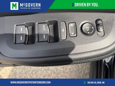 Used 2025 Honda HR-V LX image 37