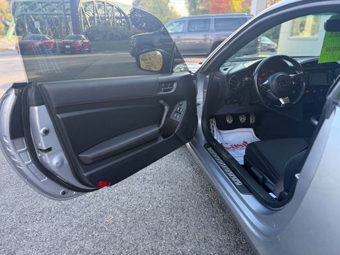 Used 2018 Subaru BRZ Premium w/ Popular Package #2 image 11
