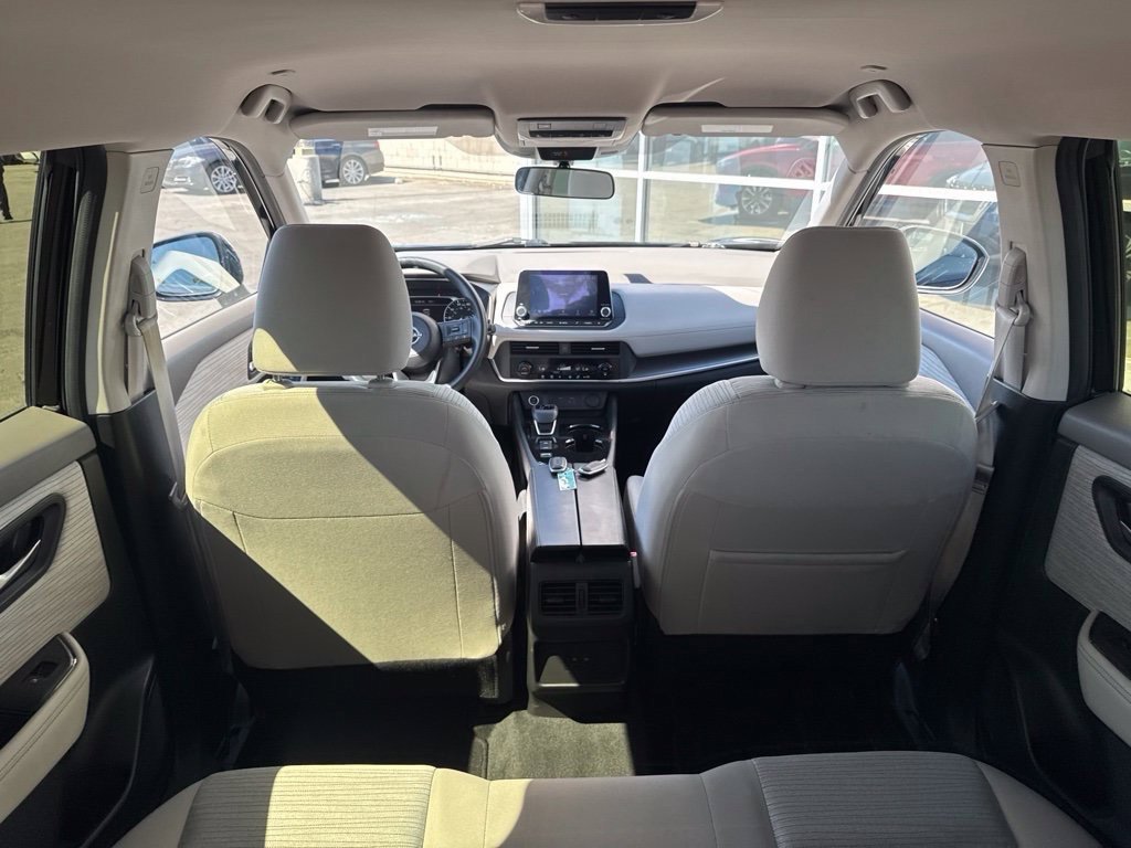 Used 2023 Nissan Rogue SV FWD image 13