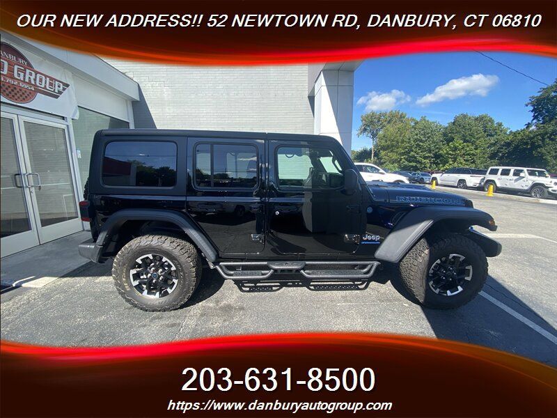 Used 2024 Jeep Wrangler Unlimited Rubicon 4xe w/ Technology Group AWD/4WD image 8