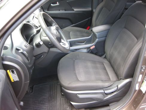 Used 2013 Kia Sportage LX FWD image 12