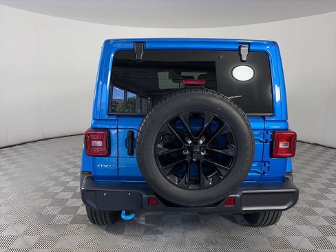 Used 2024 Jeep Wrangler Unlimited Sahara AWD/4WD image 6