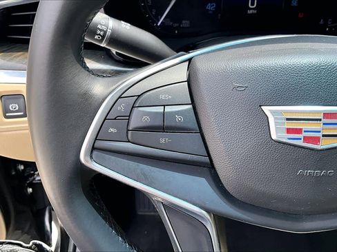 Used 2018 Cadillac XT5 FWD image 22