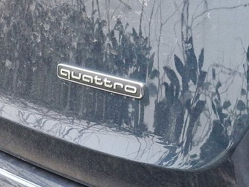 Used 2023 Audi Q7 Premium w/ Convenience Package image 4