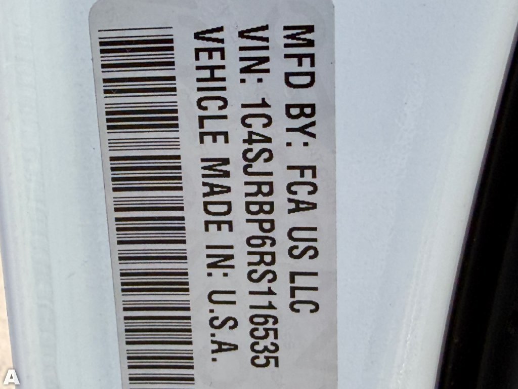 Certified 2024 Jeep Wagoneer L Series II RWD image 30