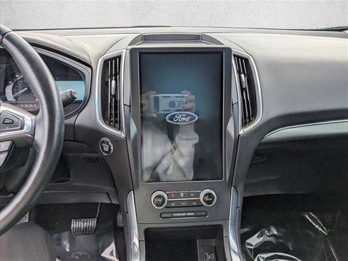 Used 2022 Ford Edge Titanium image 12
