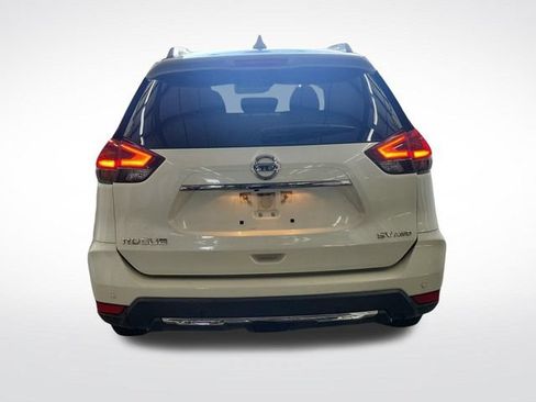 Used 2019 Nissan Rogue SV AWD/4WD image 10