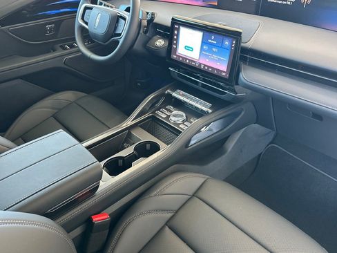 New 2026 Lincoln Nautilus Premier image 15