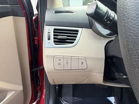 Used 2016 Hyundai Elantra SE FWD image 14