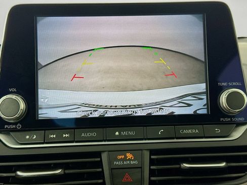 Used 2025 Nissan Altima 2.5 SV FWD image 16