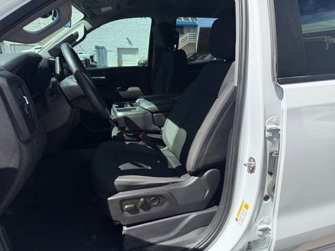 Used 2023 Chevrolet Silverado 1500 Custom image 12