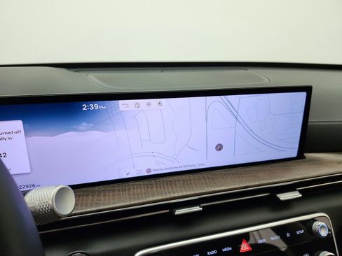 Used 2025 Genesis GV80 2.5T Select image 13