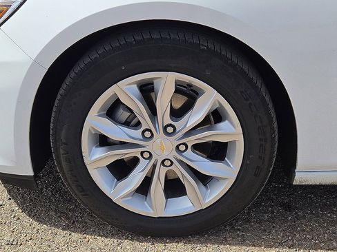 Used 2024 Chevrolet Malibu LT image 8
