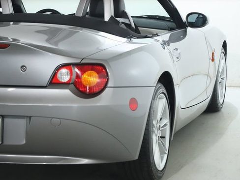 Used 2003 BMW Z4 3.0i RWD image 40