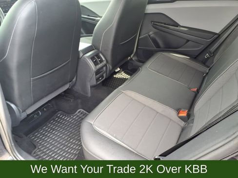 Used 2022 Volkswagen Taos SE FWD image 12